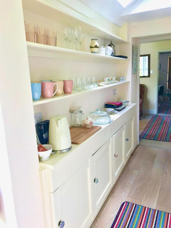 Key Cottage, Sleeps 8 Holiday home Brimscombe