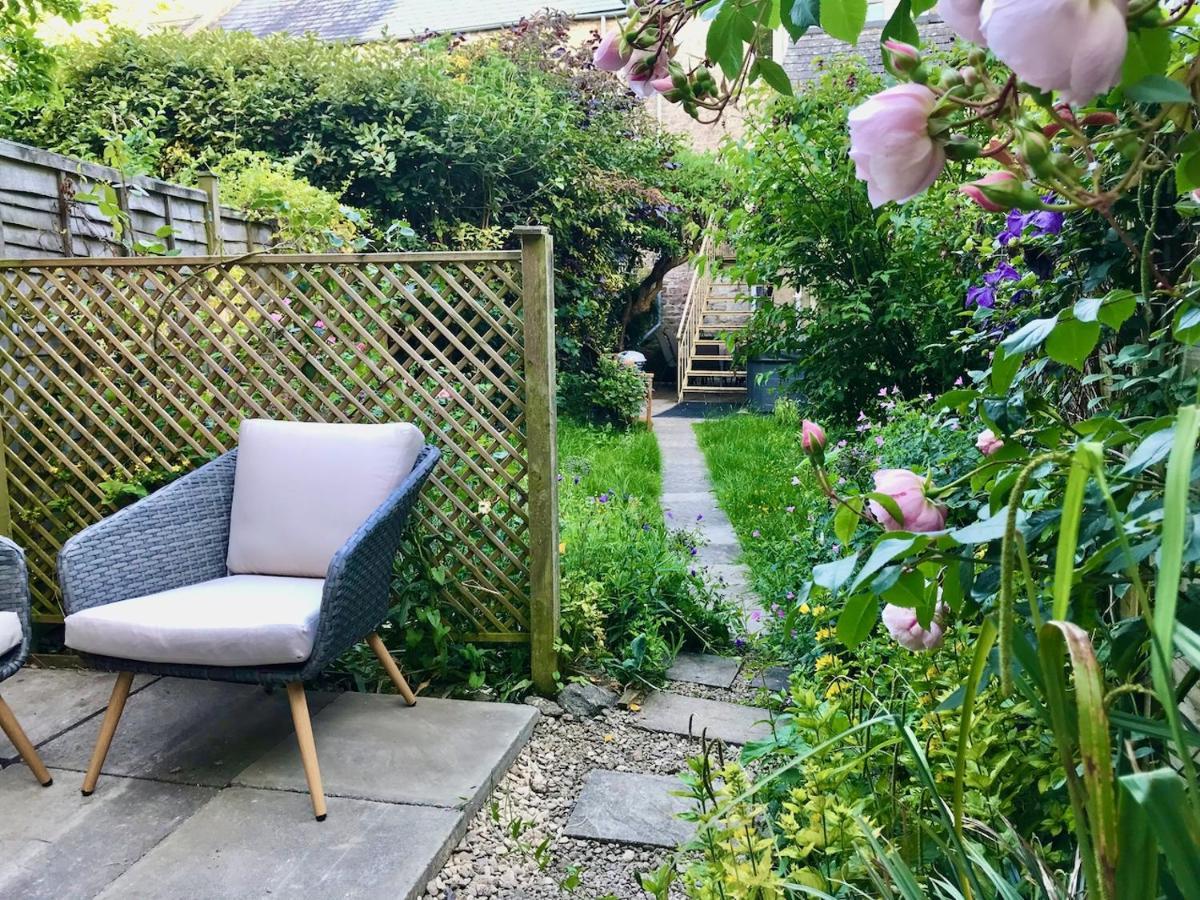Key Cottage, Sleeps 8 * Brimscombe