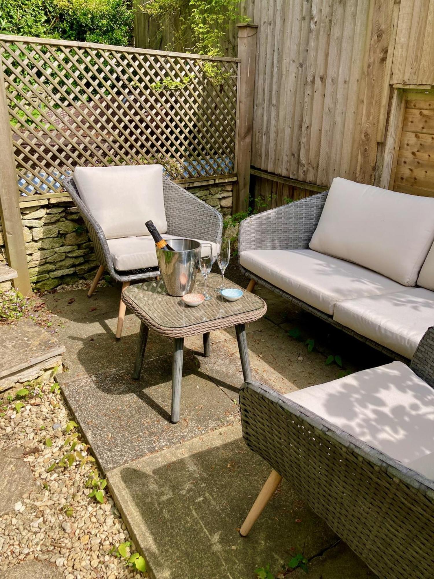 Key Cottage, Sleeps 8 * Brimscombe